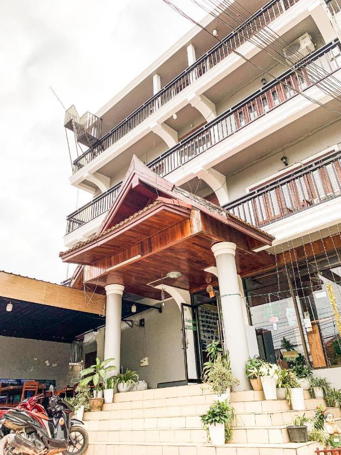 Bountang Mountain View Riverside Hotel Ванг-В'єнг Екстер'єр фото